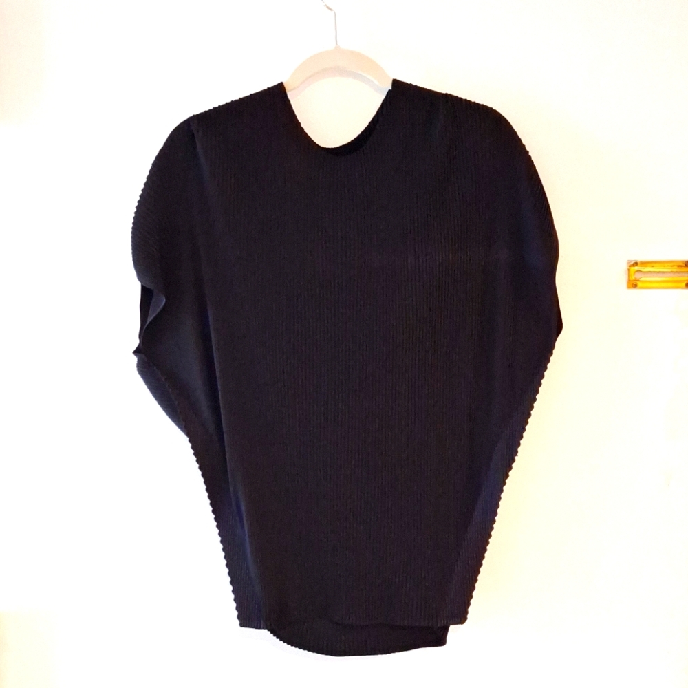 ISSEY MIYAKE PLEATS PLEASE top - Size 2, Black